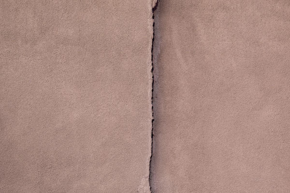 Fissure structurelle sur une façade — le type de dommage lié au retrait-gonflement des argiles